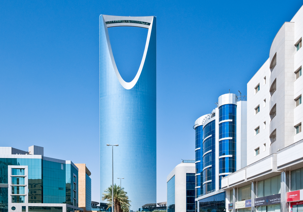 برج في الرياض ٣٠٠ المملكة ارتفاع مدينة متر يبلغ متى تم